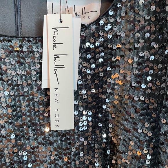 Nicole Miller NY Sequin Bell Sleeve Dress - Size 8 - Picture 6 of 9